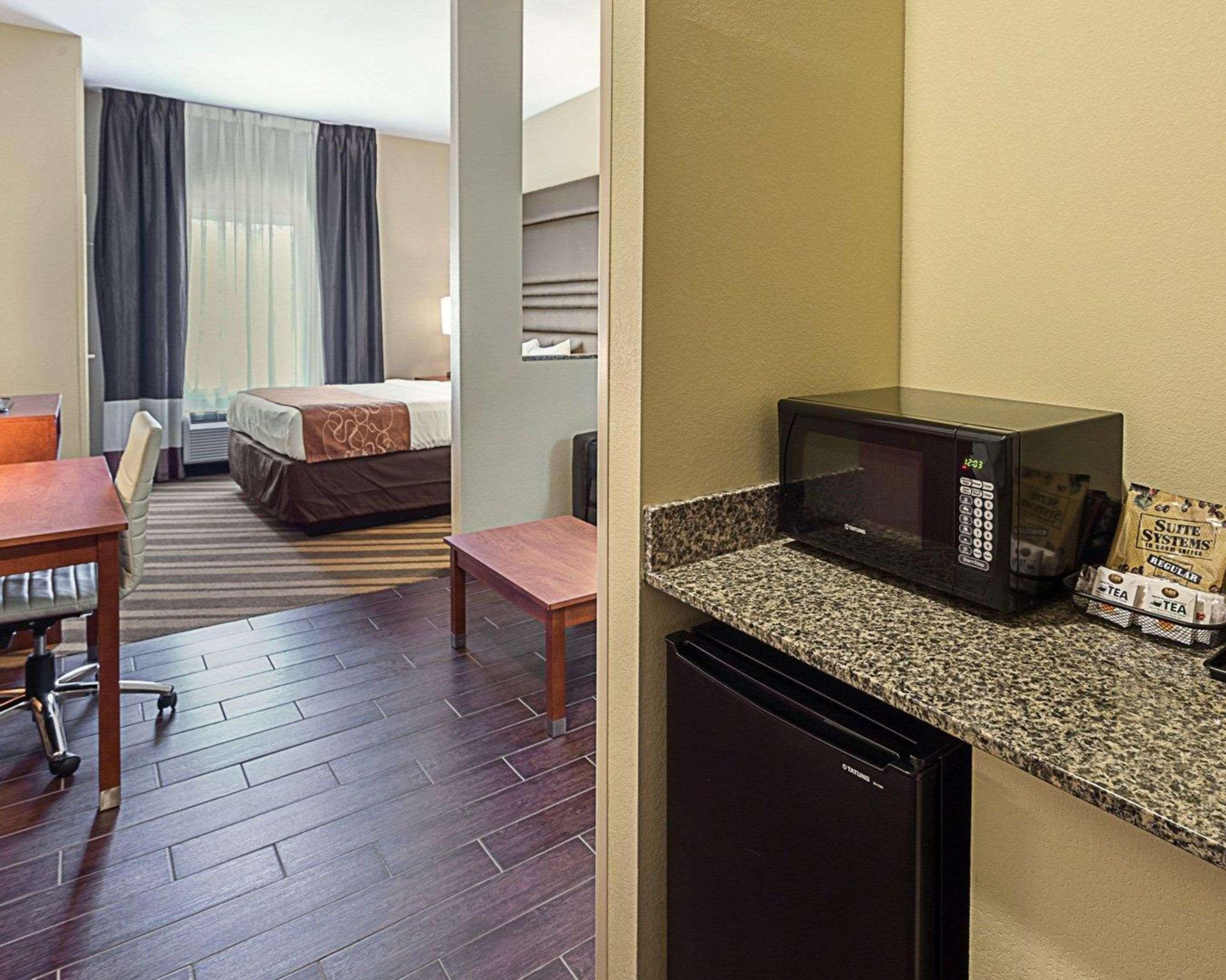 Comfort Suites Near Tanger Outlet Mall Gonzales Exterior foto