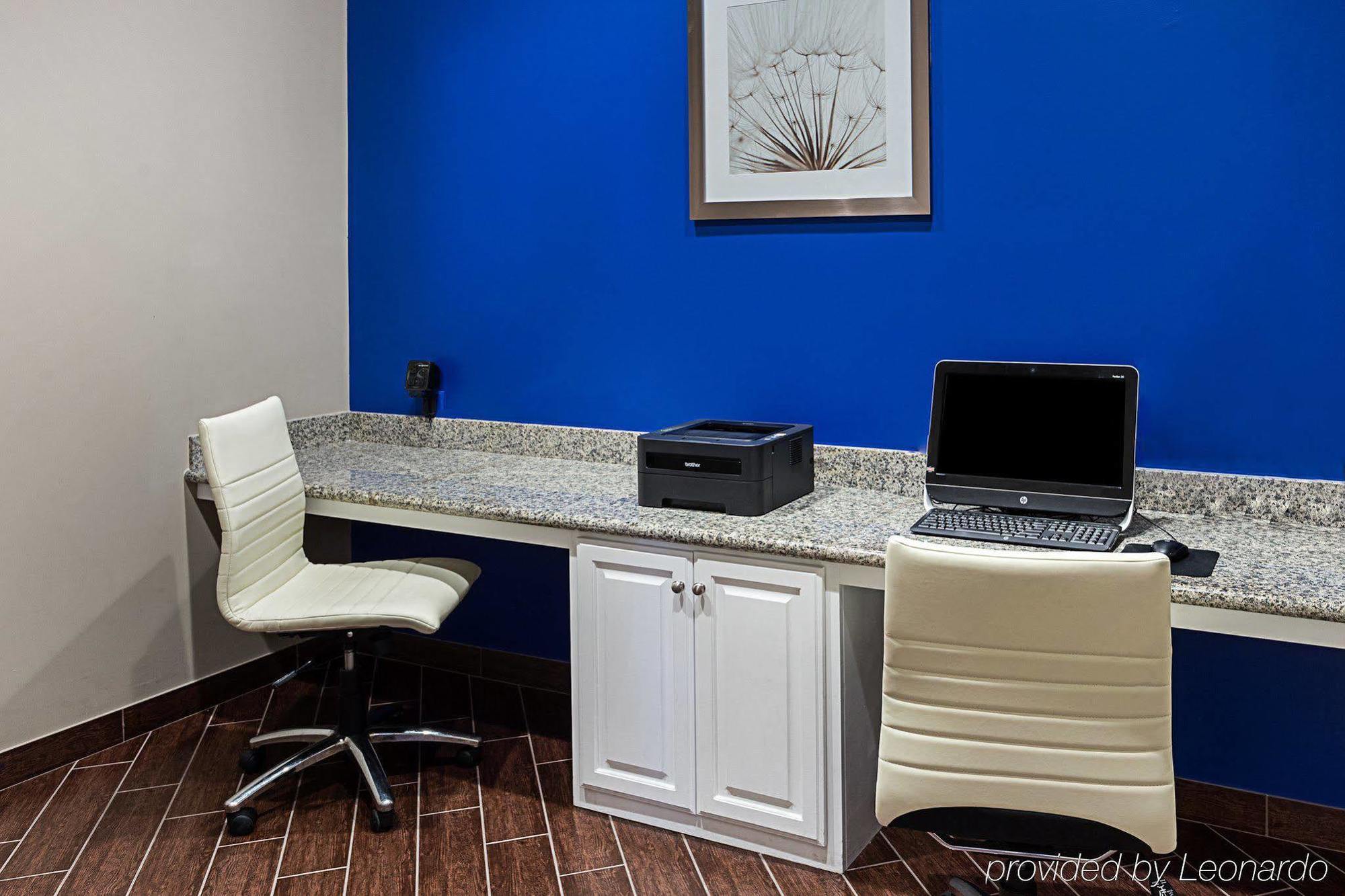 Comfort Suites Near Tanger Outlet Mall Gonzales Exterior foto